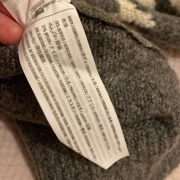 Abercrombie and Fitch Gray and Cream Turtleneck Sweater. Size S - Picture 8 of 8